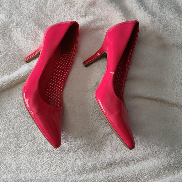 Shoes - Picture 3 of 6